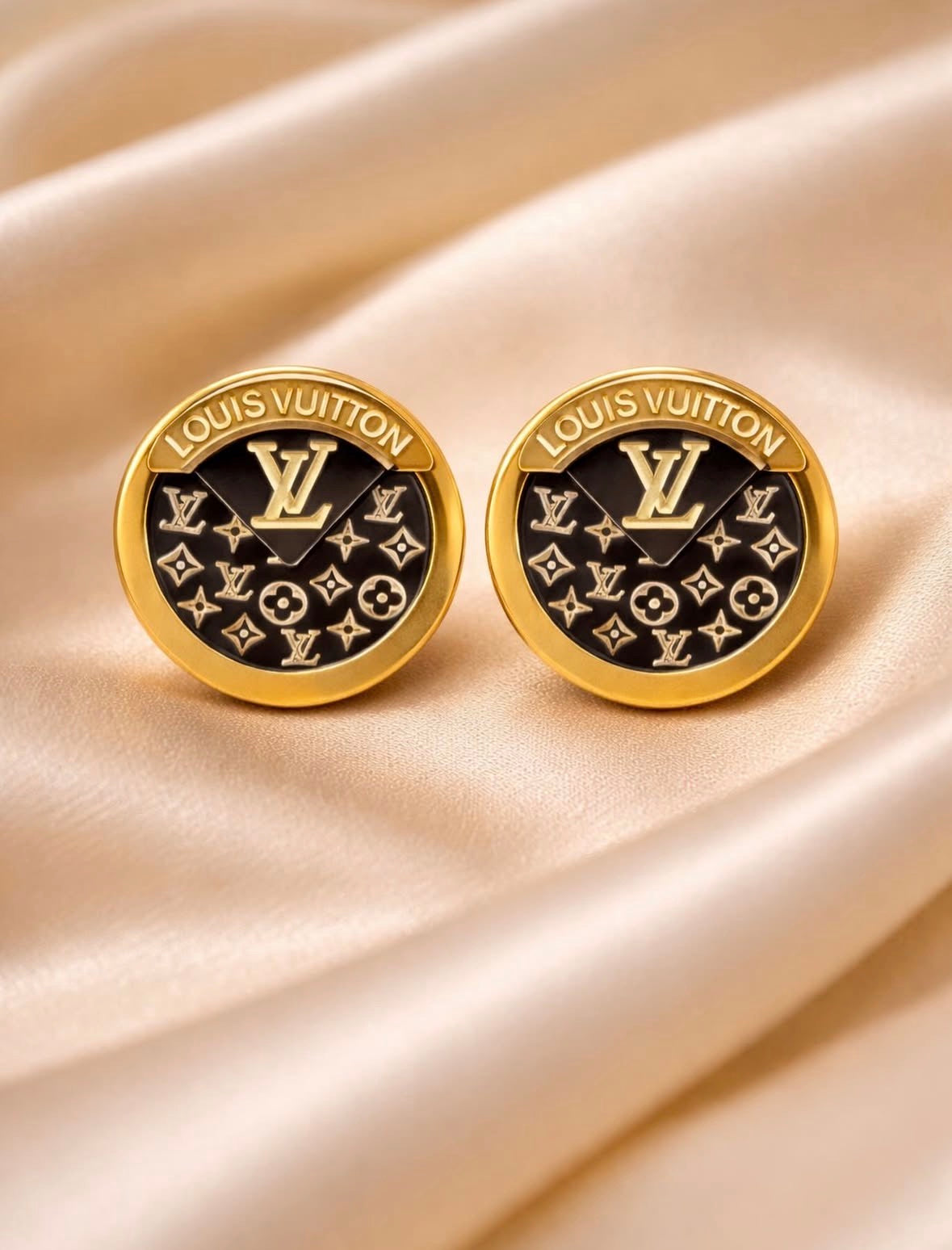 Timeless gold elegance with iconic vibes