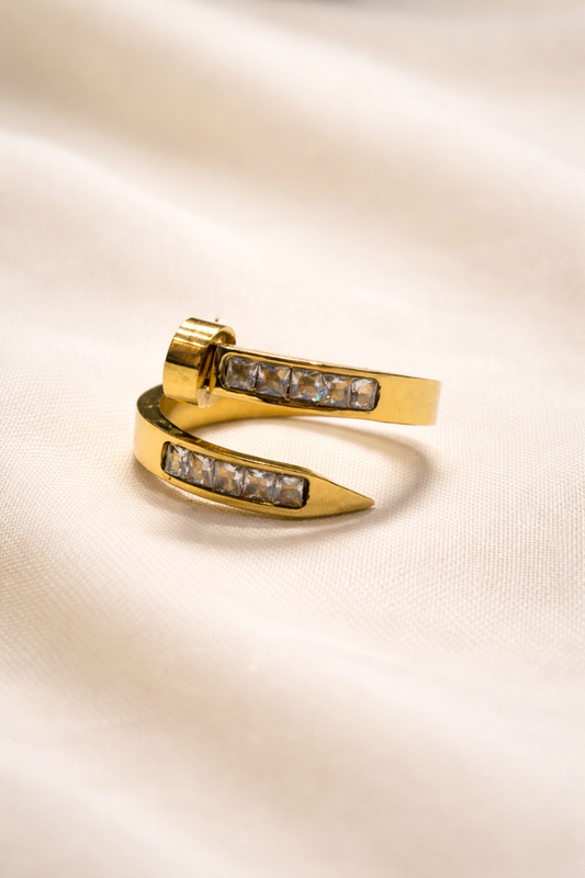 Elegant Gold Wrap Ring – Shine in Every Angle